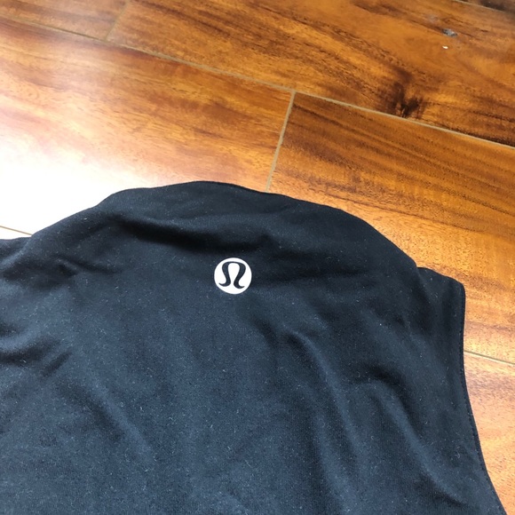 Lulu lemon top - Picture 5 of 5